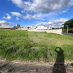 Terreno amplo localizado a venda.