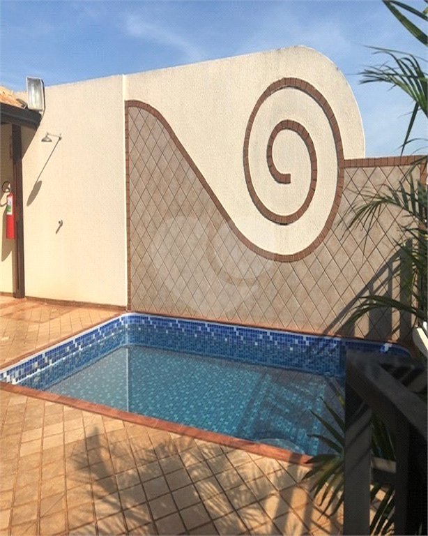 Apartamento no Condomínio Residencial Piet Mondrian.