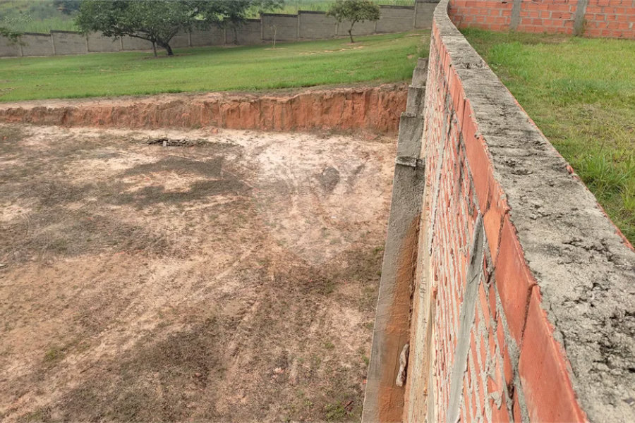Terreno de 1000 metros quadrados, no Recanto das Águas de São Pedro...