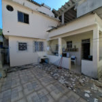 Ó TIMO CASA COM 3 QUARTOS E TERRAÇO EM CONTOMINIO FECHADO