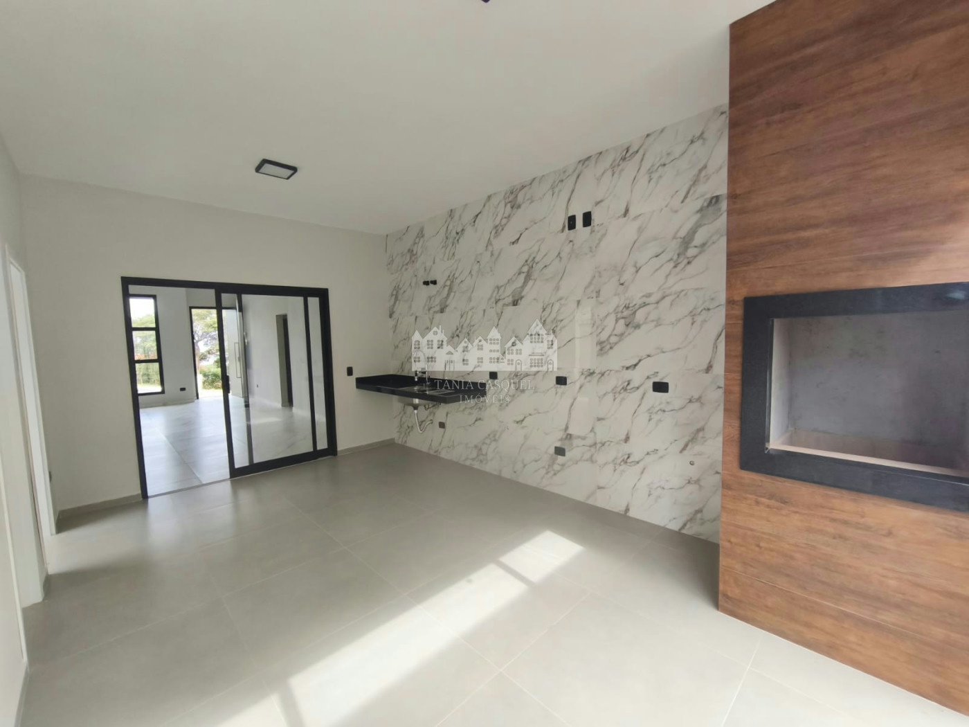 Casa térrea à venda com 4 quartos, sendo 2 suítes, no condomínio Alto da Floresta, Bom Jesus dos Perdões - SP
