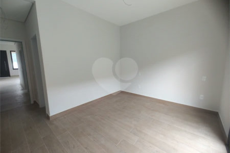 Casa exclusiva em Atibaia de alto padrão com 3 suítes, piscina, espaço gourmet, condomínio fechado, aceita financiamento