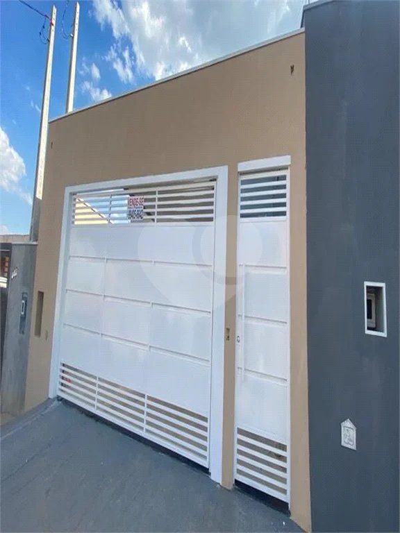 Linda casa nova á venda Jardim dos Sabias, 2 dormitorios um suite, uma vaga. 129m² de construção.