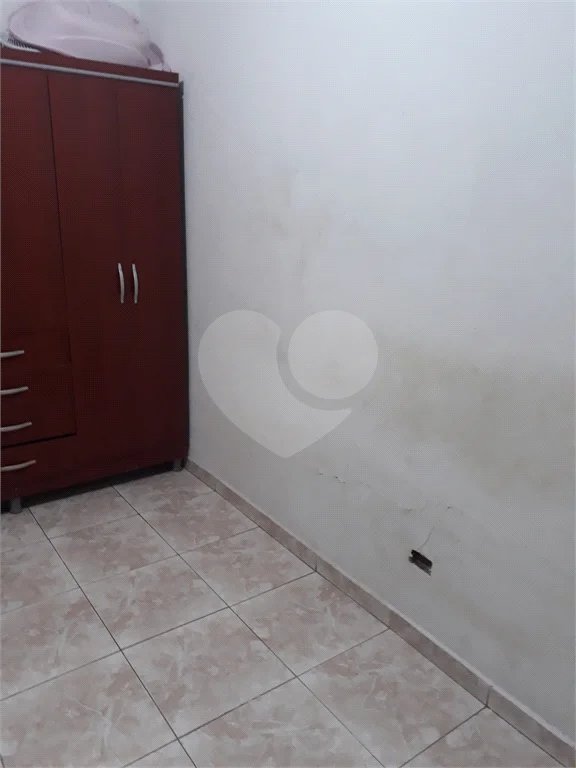 Casa térrea com amplo terreno