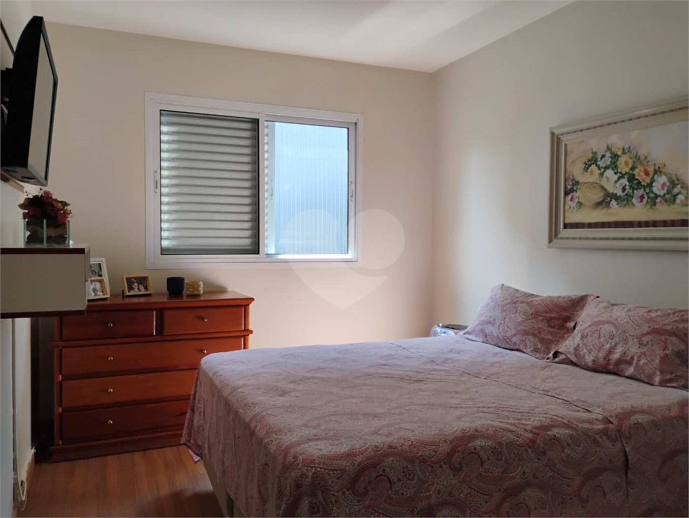 Vende-se apartamento no Jardim Aeroporto com 03 dormitórios