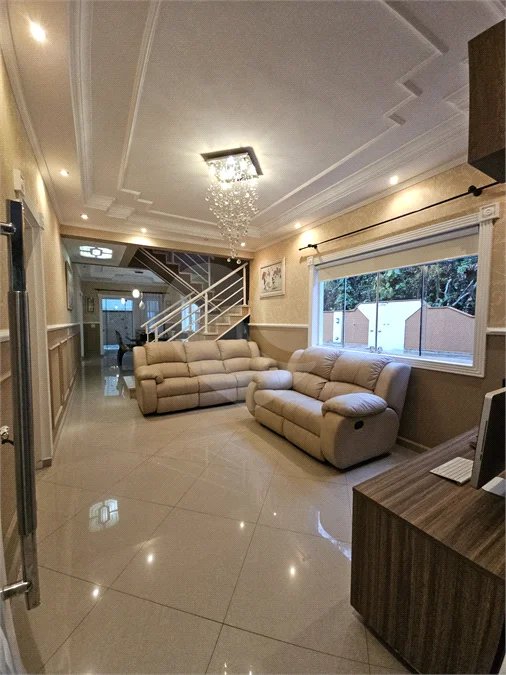 LINDA CASA PARA LOCAÇÃO COM 5 DORMITÓRIOS E PISCINA - Fernando Nobre – Cotia/SP