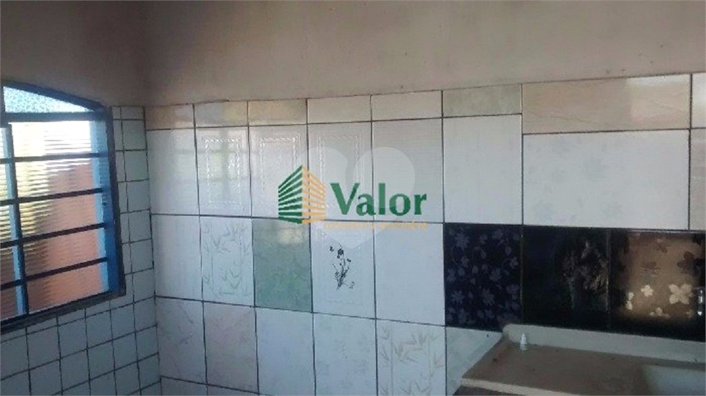 Ótimo salão comercial com uma casa no andar superior