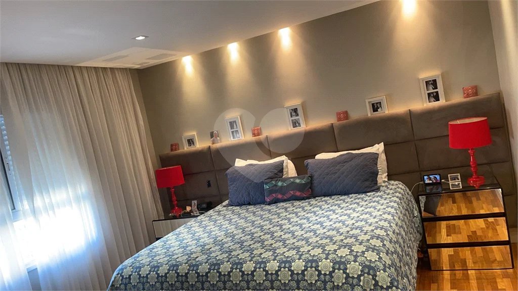 Apartamento na Mooca com 204 m² com vista maravilhosa, sendo 3 suítes e 4vagas.