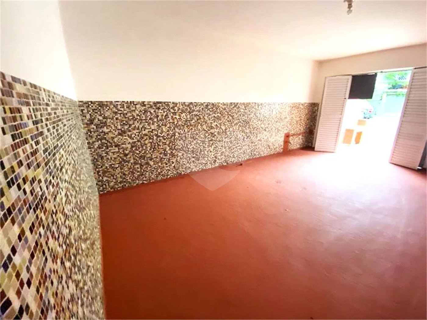 SOBRADO PARA VENDA OU LOCAÇÃO EM PERDIZES COM 3 DORM E 2 VAGAS DE GARAGEM