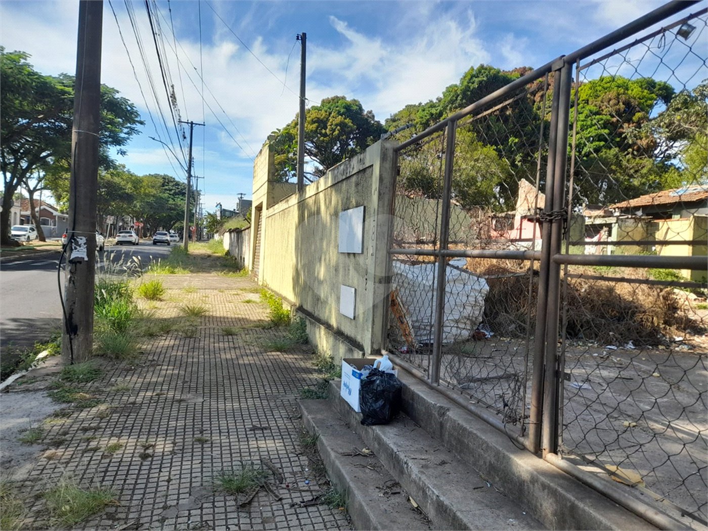 Terreno Comercial à Venda na Av. Teixeira de Barros – Rua Larga