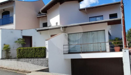 Casa à venda com 3 quartos, sendo 1 suíte,  em Residencial Paineiras, Poços de Caldas, MG