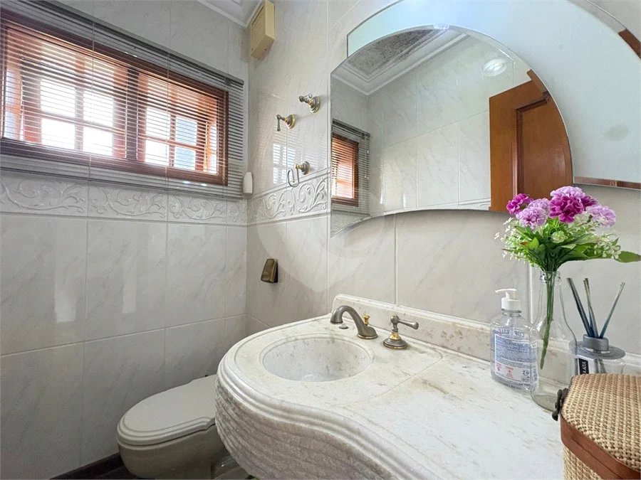 Casa a Venda no Condomínio Vista Alegre - Sede em Vinhedo/SP