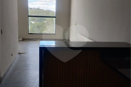 Casa em Atibaia com 3 dormitórios (1 suíte), sala 2 ambientes, piscina, 2 vagas de garagem, aceita financiamento