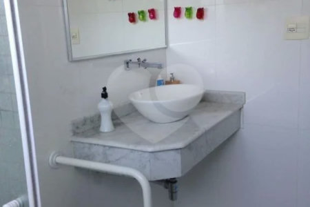 Apartamento à venda na Santa Cecília.