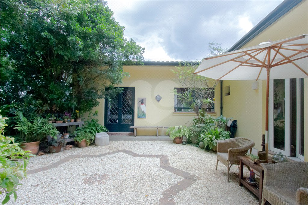 Casa à venda com 3 quartos, sendo 1 suíte,  em Campo Belo, São Paulo, SP