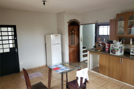 Casa à Venda na Região Central de São Carlos - Excelente Localização