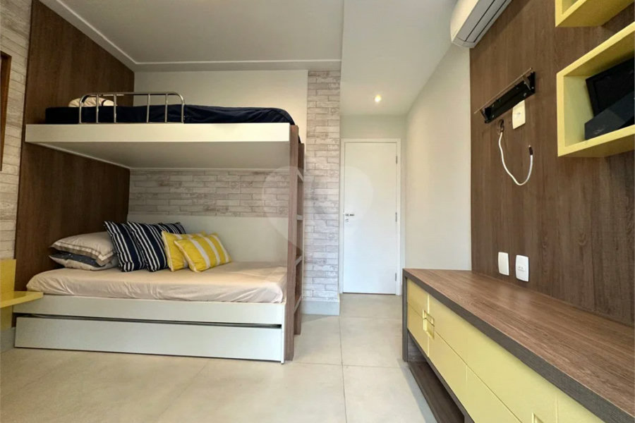 Apartamento à venda com 3 quartos, sendo 2 suítes,  em Riviera de São Lourenço, Bertioga, SP