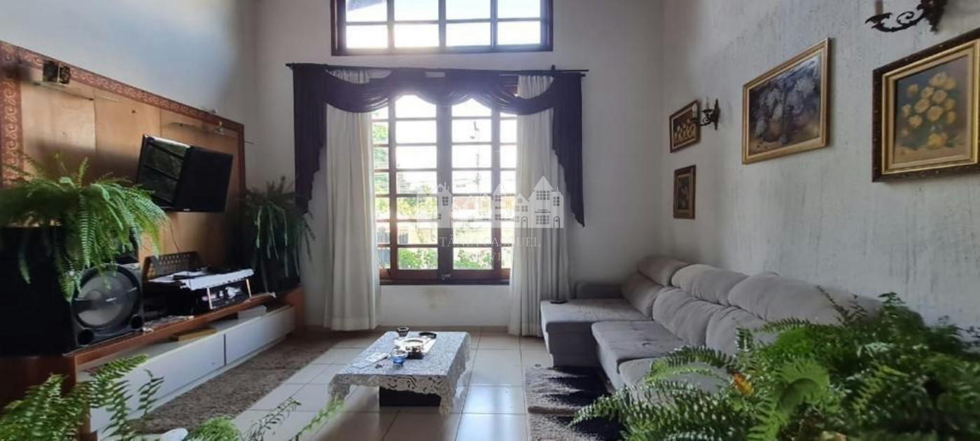 Casa à venda com 3 quartos, sendo 1 suíte, em Vila Santista, Atibaia, SP