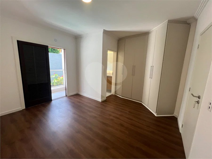 Casa à venda com 4 suítes no condomínio Alphaville 3, Santana de Parnaíba - SP