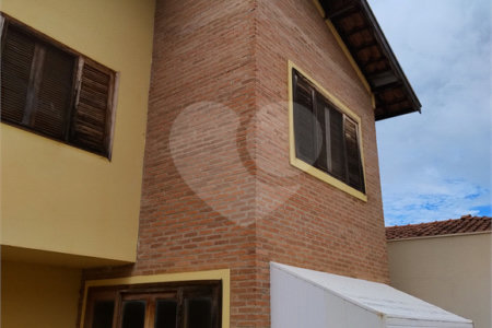 Excelente sobrado para venda no residencial Parati