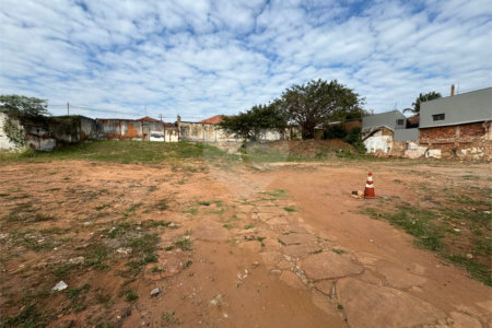 Terreno comercial de 2.100m2, no Bairro Vila Prado em São Carlos-SP