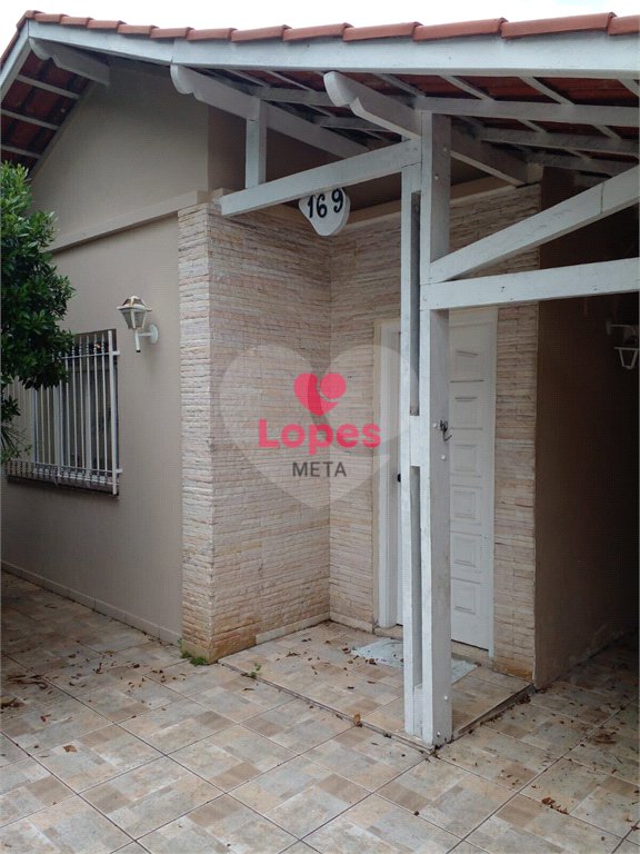 CASA A VENDA 200M², 2 QUARTOS,1 BANHEIRO,2 VAGAS, BAIRRO VILA EMA SÃO JOSÉ DOS CAMPOS/SP.