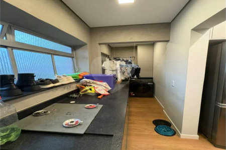 Apartamento Recém reformado e mobiliado a venda em Vila Mariana