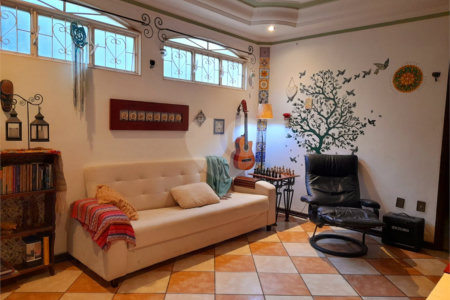 Casa com 4 dormitórios sendo 1 suíte a venda no bairro Samambaia