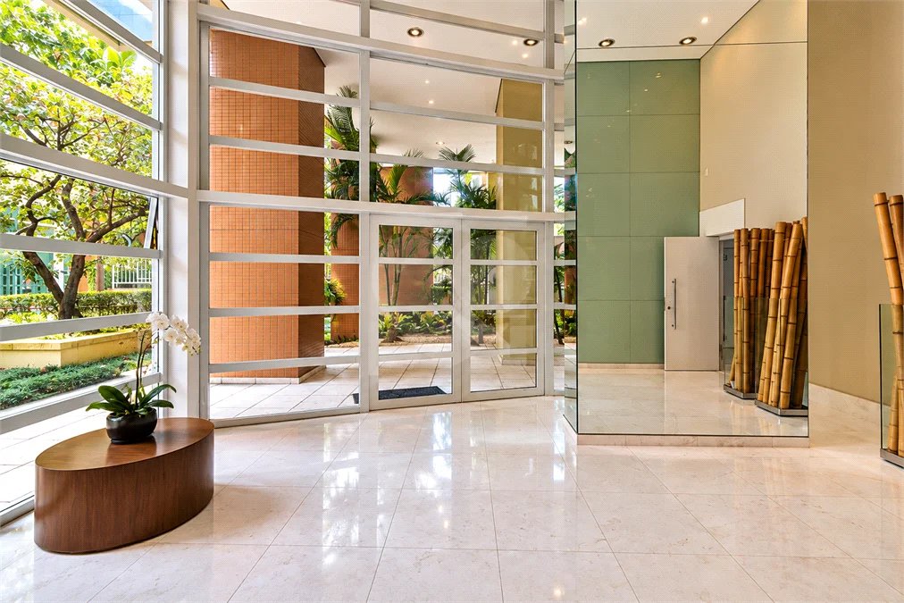 Vila Olímpia - | 128 m² | 3 Suítes | 4 Vagas - Condomínio Clube