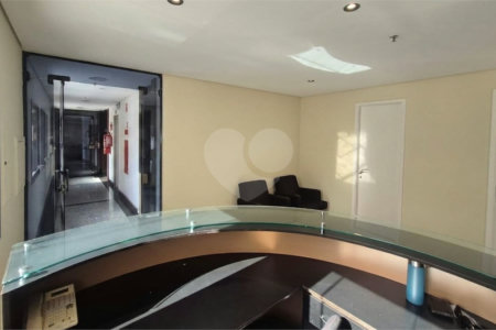 Conjunto comercial reformado na Cincinato Braga — 87 m², 2 vagas e a 1 quadra do Metrô Brigadeiro