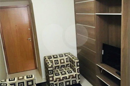 VENDE-SE STUDIO MOBILIADO CENTRO DE SÃO CARLOS.