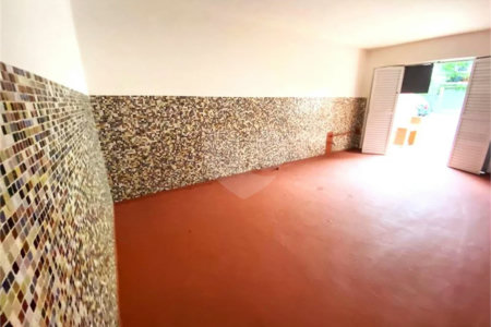 SOBRADO PARA VENDA OU LOCAÇÃO EM PERDIZES COM 3 DORM E 2 VAGAS DE GARAGEM