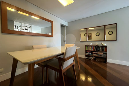 Apartamento à venda com 3 quartos, sendo 1 suíte, em Santo Amaro, São Paulo, SP