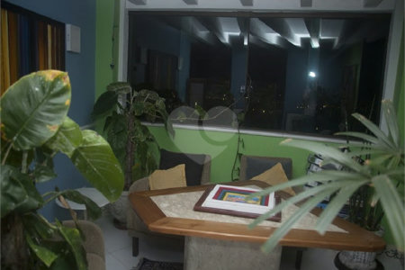 Cobertura a venda na Mooca... Condomínio: SOLAR DOS NOBRES.