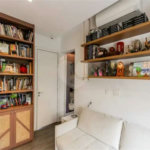 Apartamento de 306m² na melhor região de Moema, 3 suítes, 5 vagas, varanda gourmet, depósito, fora de rota