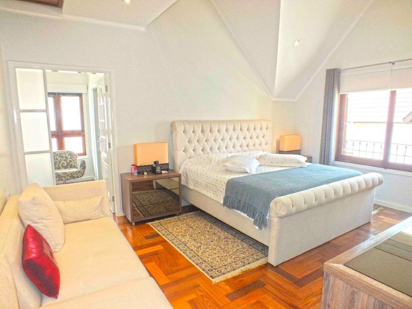 Casa à venda com 5 suítes no condomínio Vilaggio Monte Alegre, São Paulo - SP