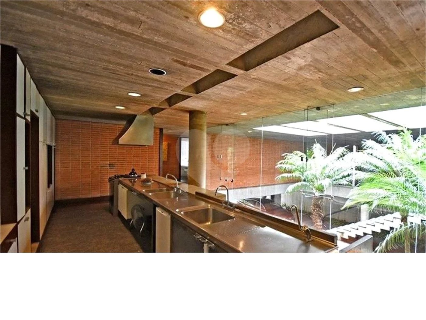 Casa com 976 m² e terreno de 3.100 m², à venda por R$ 16.000.000,00