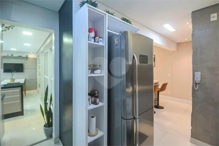 Espaço, conforto e uma localização privilegiada fazem deste apartamento mobiliado no Baeta Neves, em São Bernardo do Campo, uma excelente opção para seu novo lar. Com 118 m², três dormitórios e quatro banheiros, o imóvel oferece ambientes amplos para acomodar a família e receber amigos com comodidad