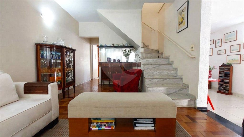 Casa à venda com 3 quartos, sendo 1 suíte,  em Vila Paulista, São Paulo, SP