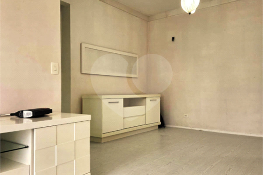 Apartamento na Chácara Inglesa com 2 dormitórios (1 suite), varanda, vista livre e vaga