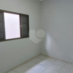Casa Térrea com 2 dormitórios, sendo 1 suíte.
