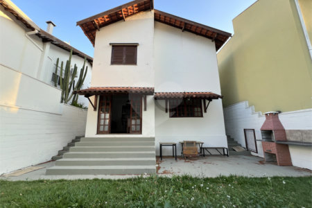 CASA COM 3 QUARTOS NO CONDOMÍNIO GRAND VILLE