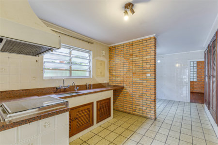Casa Térrea à venda com 3 quartos, sendo 1 suíte,  em Alto da Boa Vista, São Paulo, SP