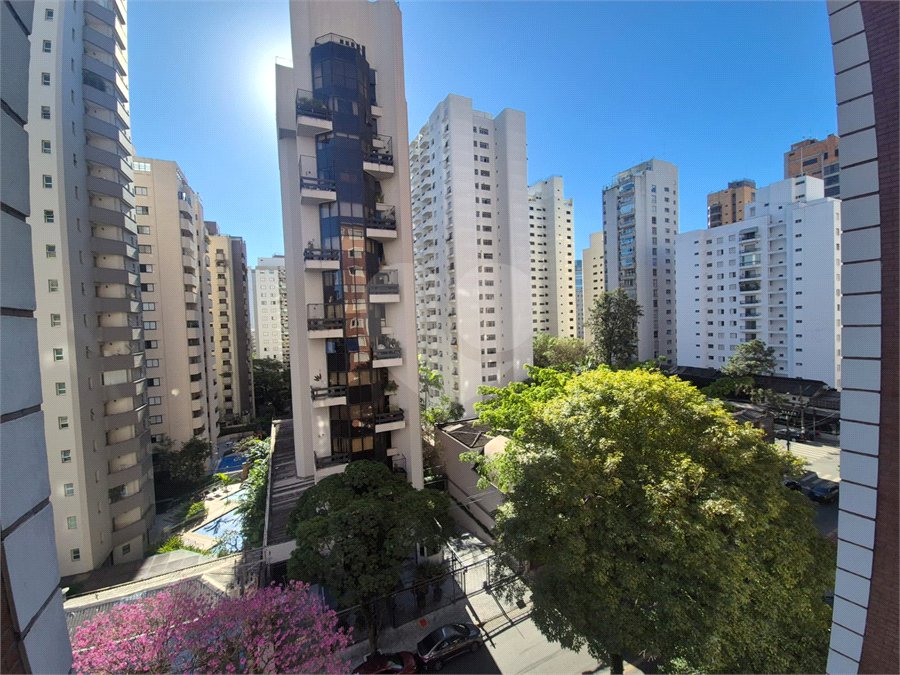 Apartamento Mobiliado, e Aconchegante, Bem Localizado