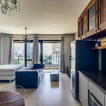 Itaim ! Studio ,muito bem localizado ! vaga de garagem !