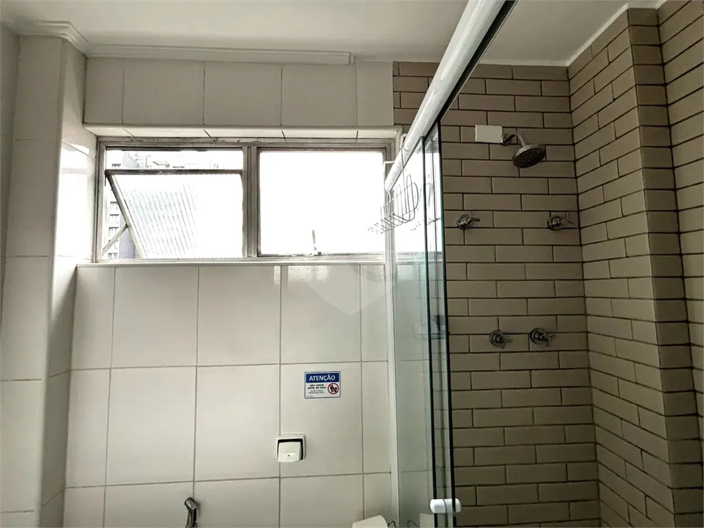 Apartamento de 80m² a venda e locação em Moema - 02 dorm, 02 Banheiros 01 Vaga