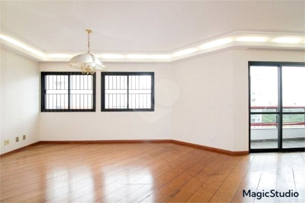 Apartamento com 150m², 3 dormitórios, sendo 1 suíte, 3 vagas de garagem, à venda no Tatuapé.