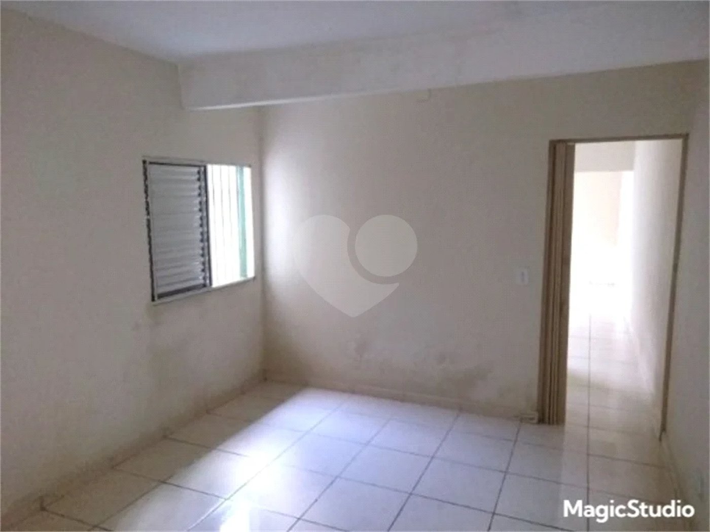 4 casas independentes em terreno de 245m² , à venda no Jardim Soares em Guainazes.