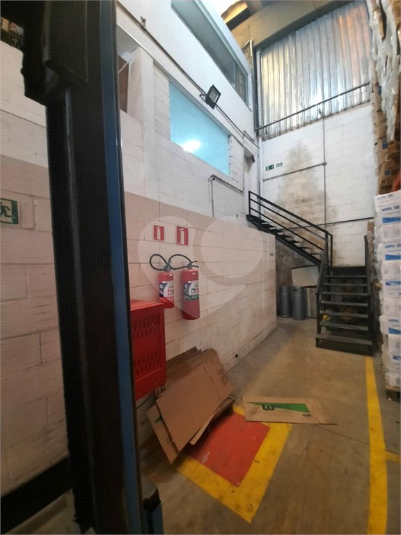 Galpão com 500m² , 2 vagas , 2 banheiros , à venda no Parque das Nações em Santo André