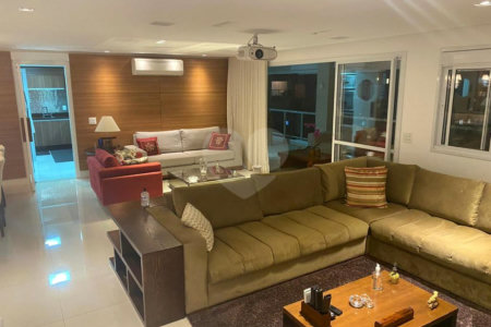 Condomínio clube, Apartamento na Mooca com 204 m² Com 3 suítes e 4 Vagas.